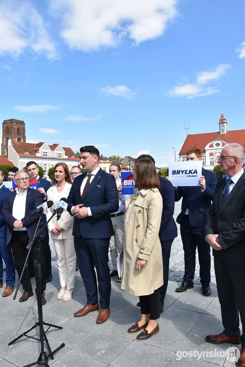 Lider Konfederacji Krzysztof Bosak w Gostyniu spotkał się z mieszkańcami