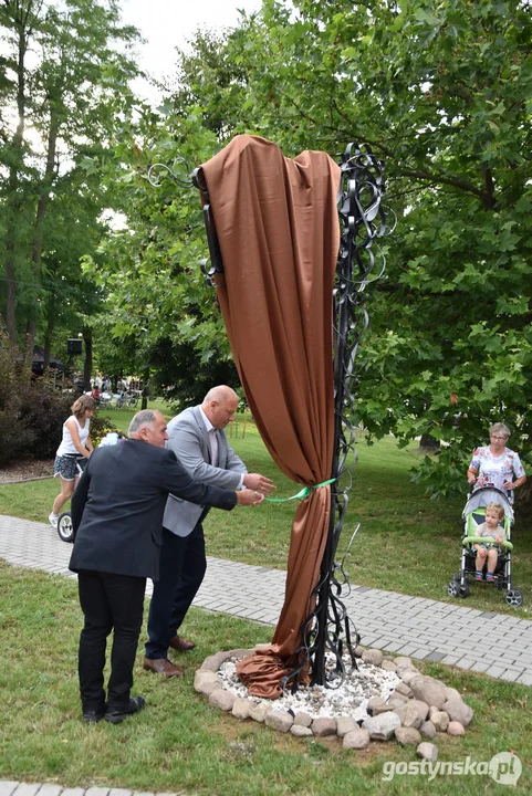 Odsłonięcie szyldu parku im. Adama Mickiewicza w Borku Wlkp.