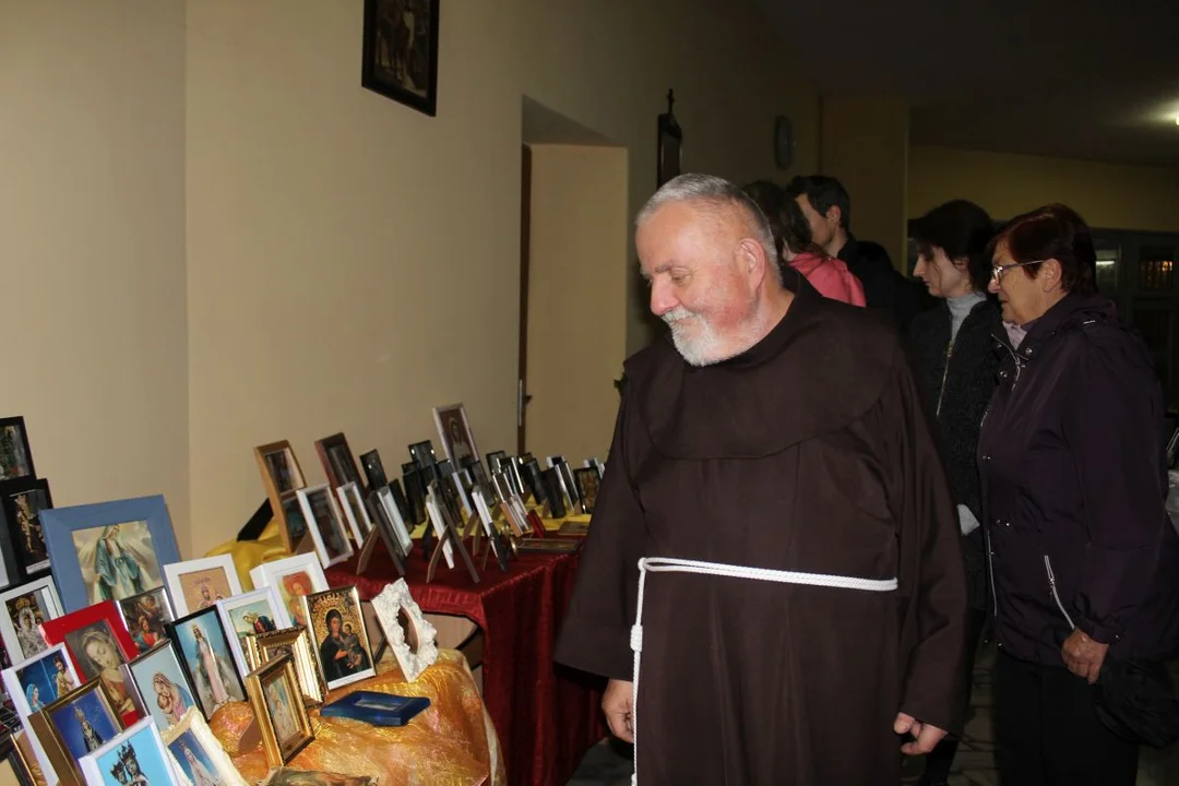Wystawa Maryjna brata Sebastiana Baryluka w kościele franciszkanów w Jarocinie [ZDJĘCIA]