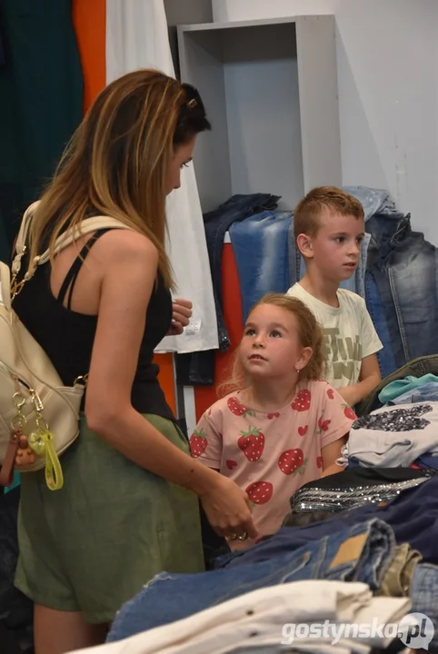 III kiermasz odzieży używanej dla Tomka Smektały w Krobi