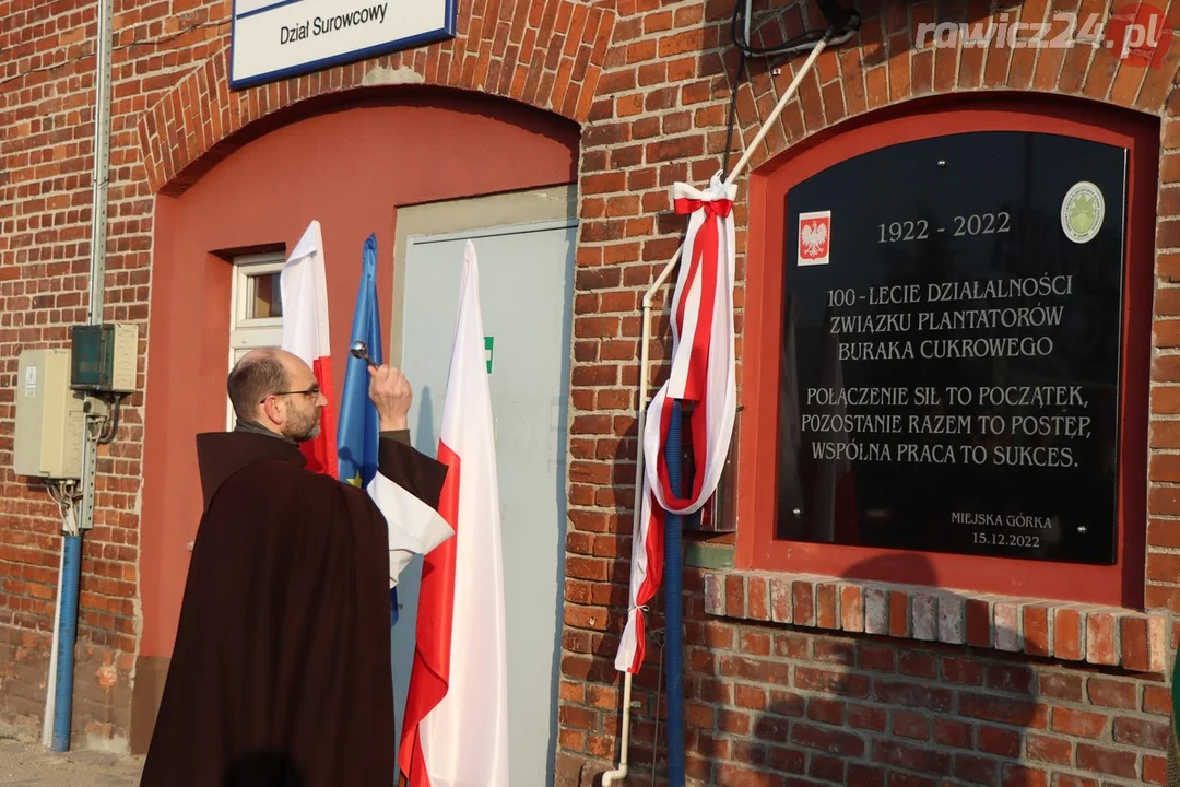 Miejska Górka. Odsłonięcie tablicy z okazji 100-lecia działalności Związku Plantatorów Buraka Cukrowego