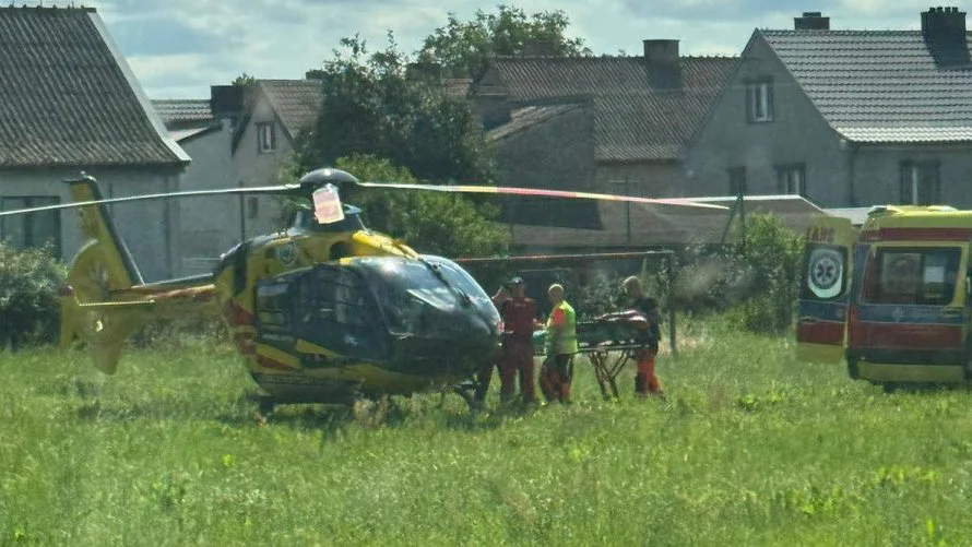 Wypadek na DK 11. Zderzenie trzech pojazdów. Lądował śmigłowiec LPR-u - Zdjęcie główne