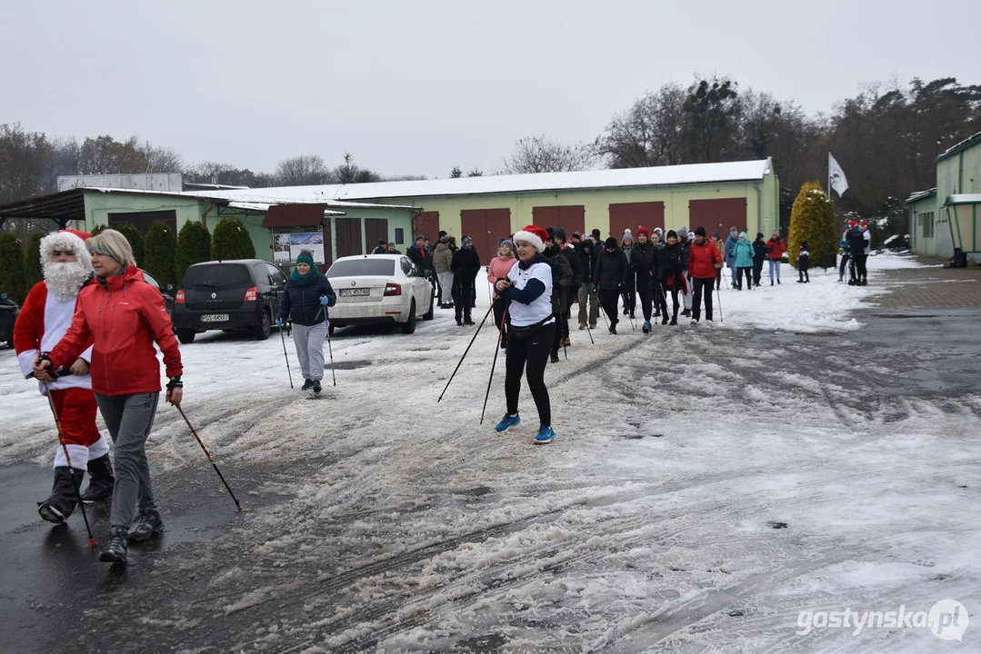 Mikołajkowy Charytatywny Marsz Nordic Walking „Idziemy dla Julki”