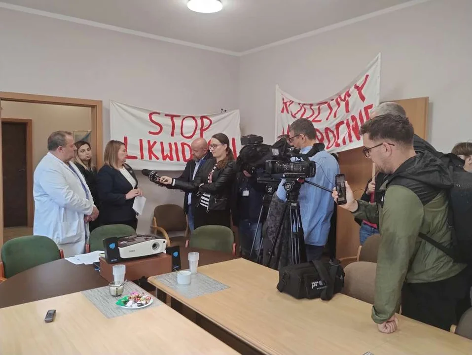 Protest wobec likwidacji położnictwa i oddziału noworodkowego w jarocińskim szpitalu