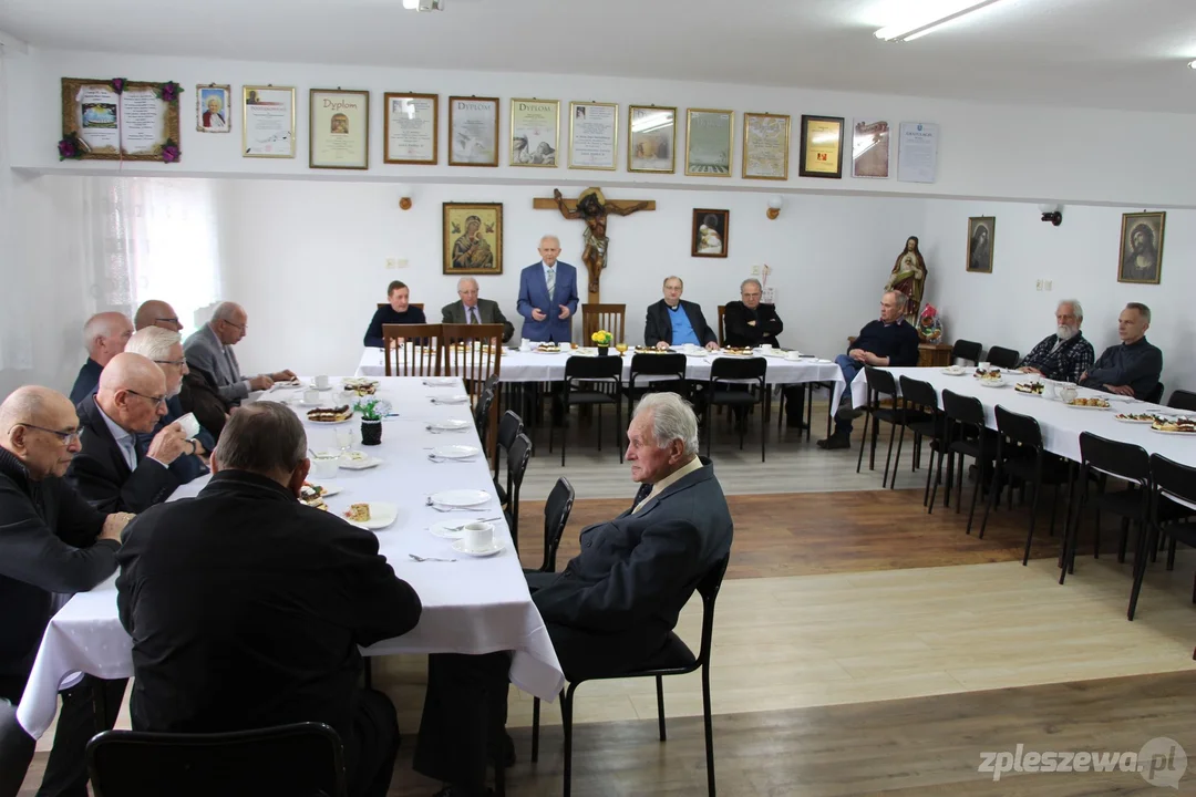 Spotkanie Zasłużonych dla Ziemi Pleszewskiej w parafii św. Floriana [ZDJĘCIA] - Zdjęcie główne