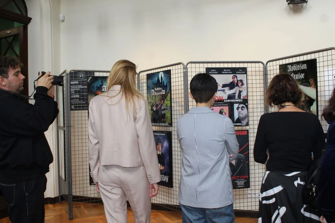 ŚDS w Jarocinie rozstrzygnął konkurs na najlepszy plakat filmowy. Wystawa w holu pałacu Radolińskich