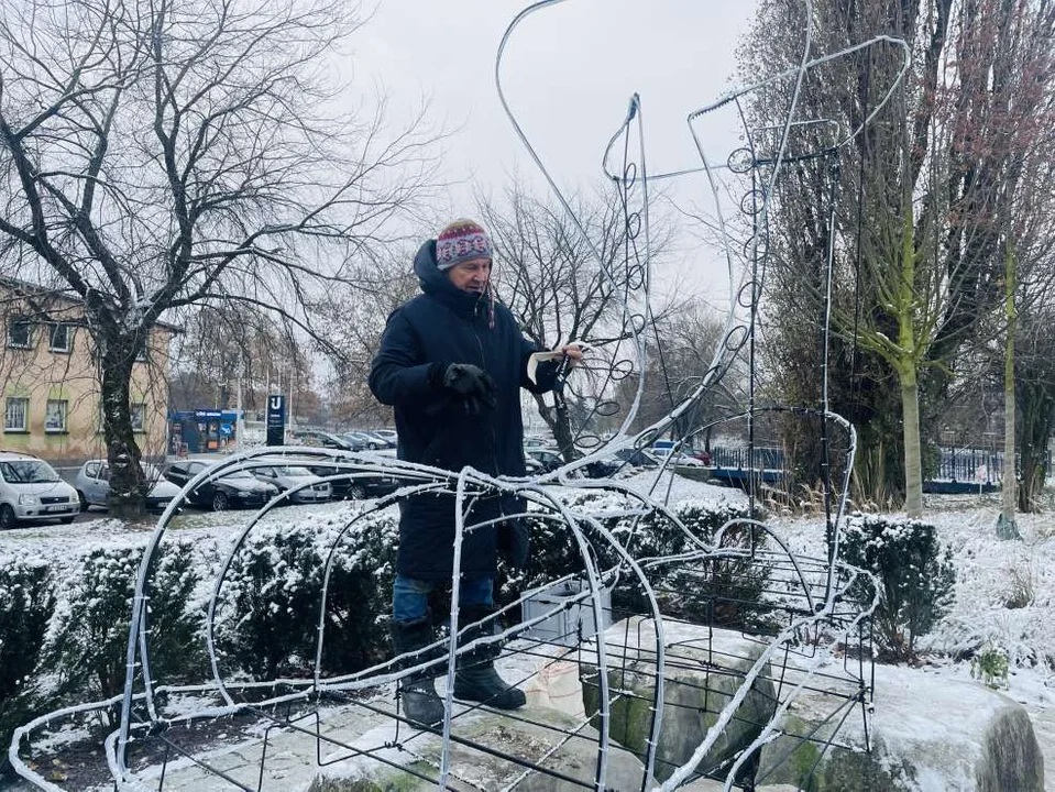 Janusz Zwierzycki montował glana na mrozie kilka godzin