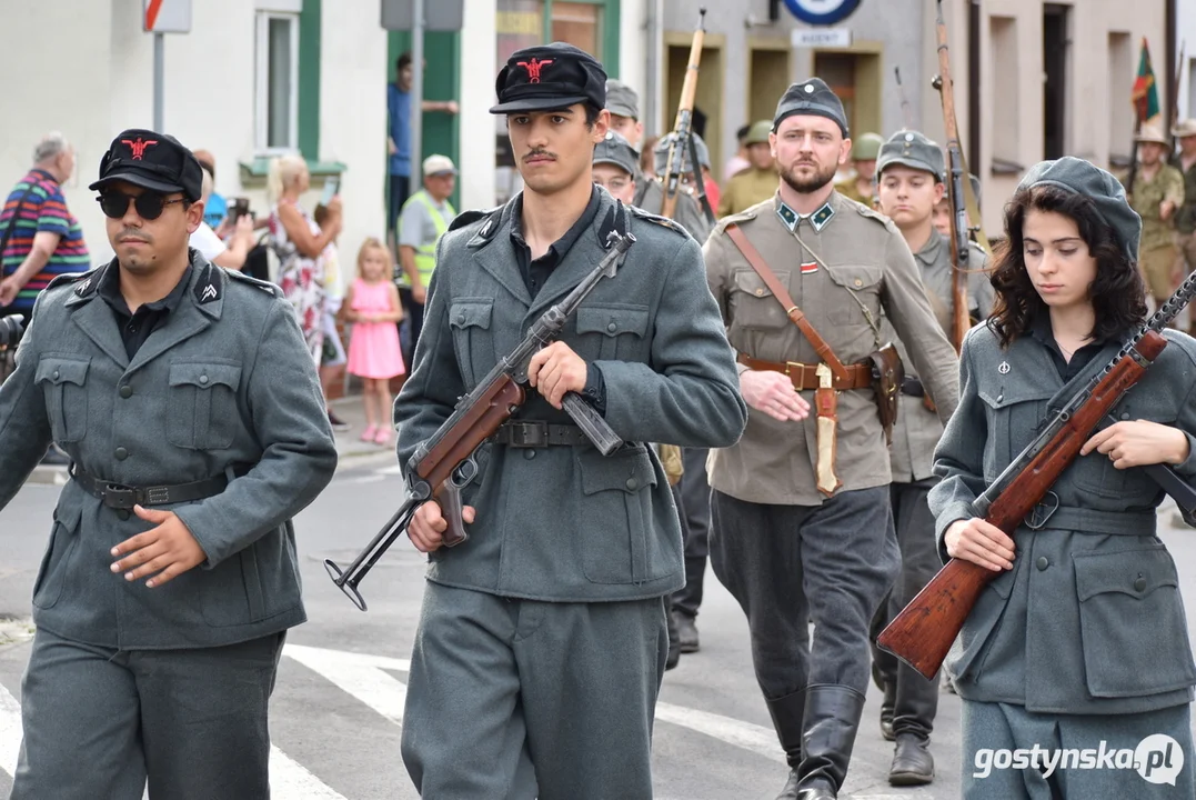 Operacja Poniec 2024 - parada rekonstruktorów i detektorystów