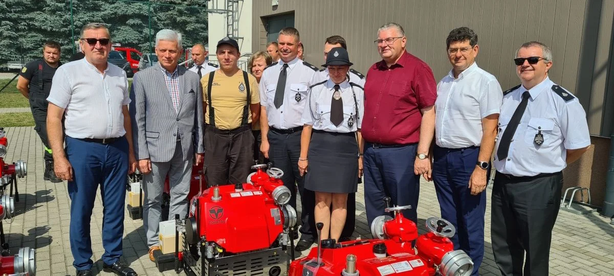 Nowy sprzęt strażacki trafił do ośmiu jednostek OSP [ZDJĘCIA] - Zdjęcie główne