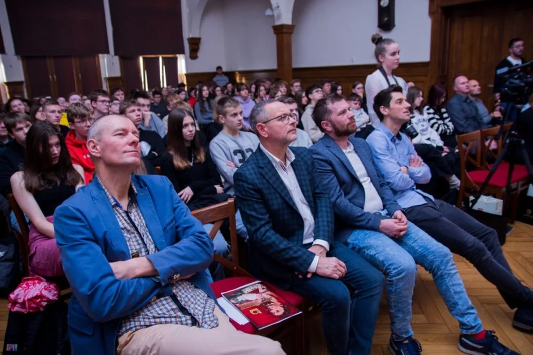 Julie Erch Petersen i Andreas Markussen objechali świat na rowerach. Przybyli także do Jarocina