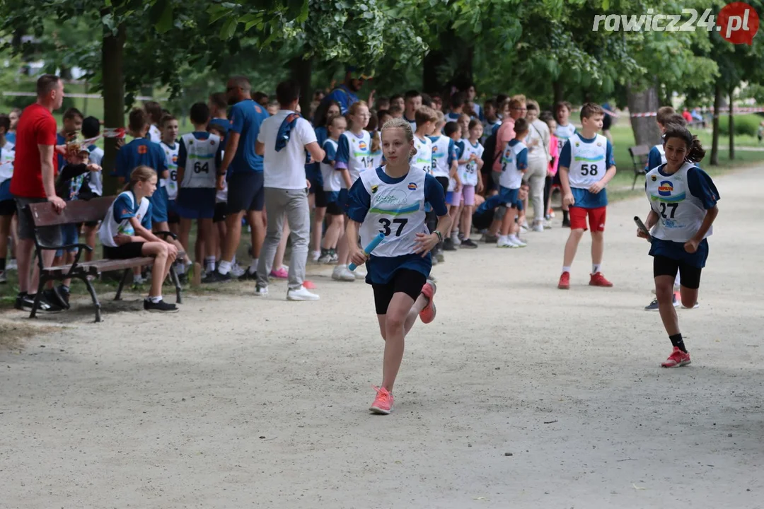 Sztafety szkolne w ramach 24h Rawickiego Festiwalu Sportu