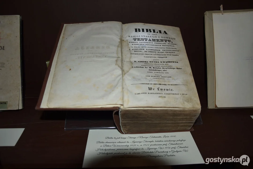 Biały kruk czyli Biblia znaleziona w bibliotece publicznej w Gostyniu