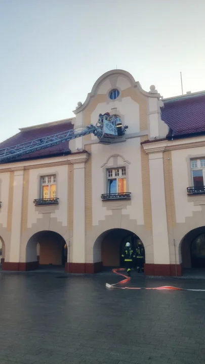 Strażacy błyskawicznie przystąpiłi do gaszenia pożaru