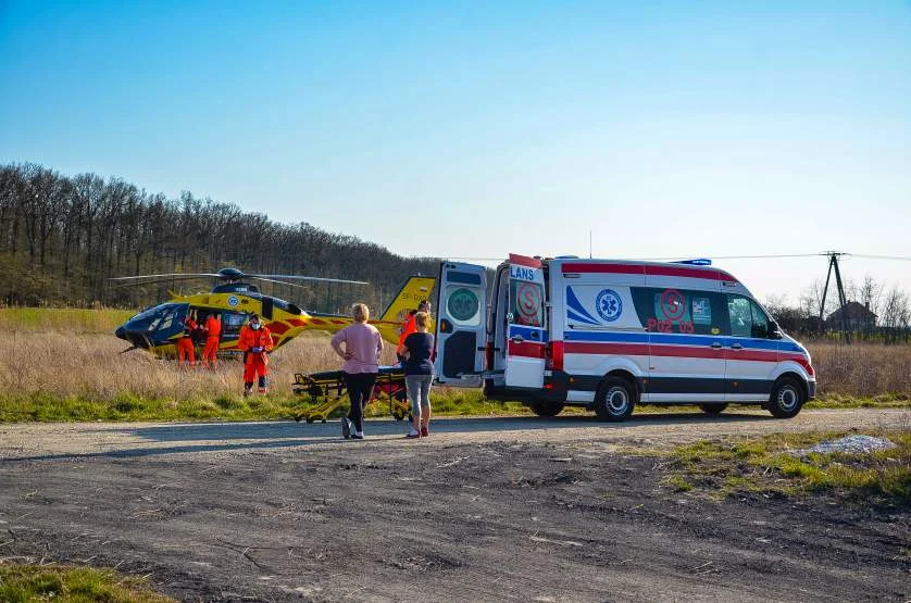 Brakuje ratowników w karetkach jarocińskiego pogotowia. Do pacjentów jeżdżą strażacy