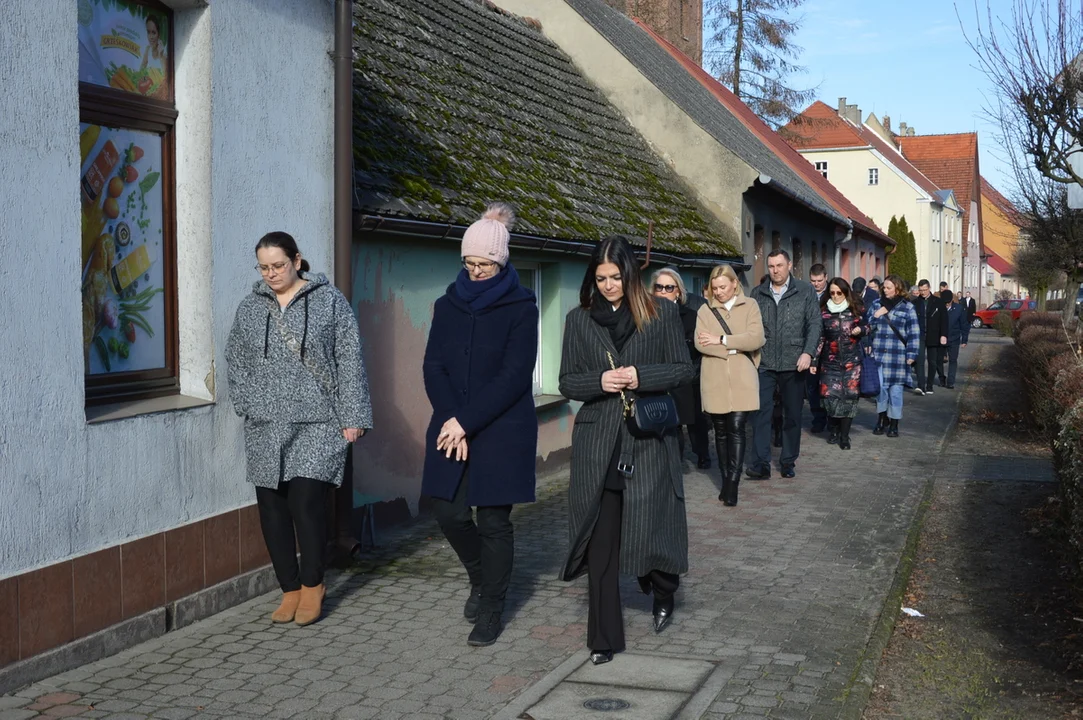 Otwarcie rynku w Jutrosinie z udziałem przedstawicieli samorządów, wojewody i parlamentu