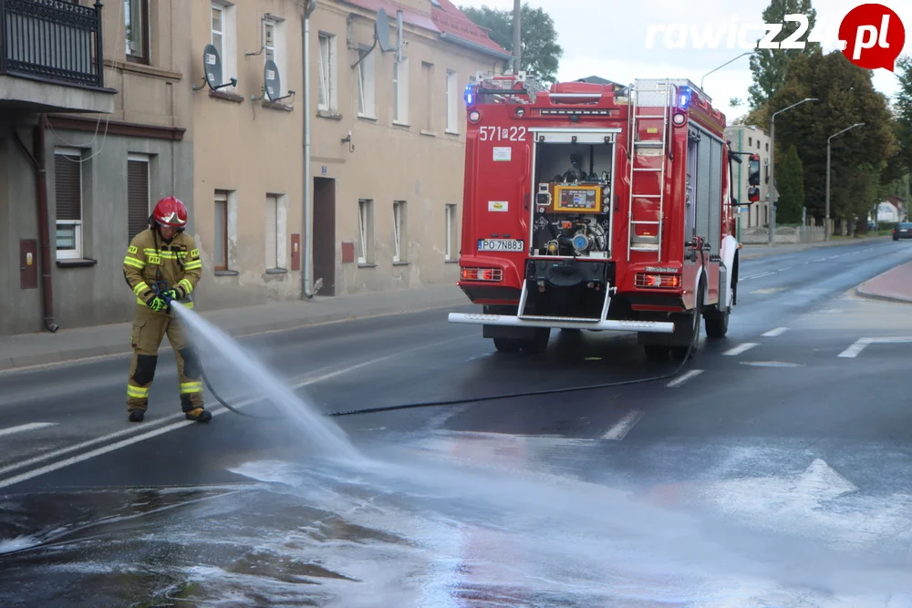 Siedmiokilometrowa plama oleju w gminie Rawiczu