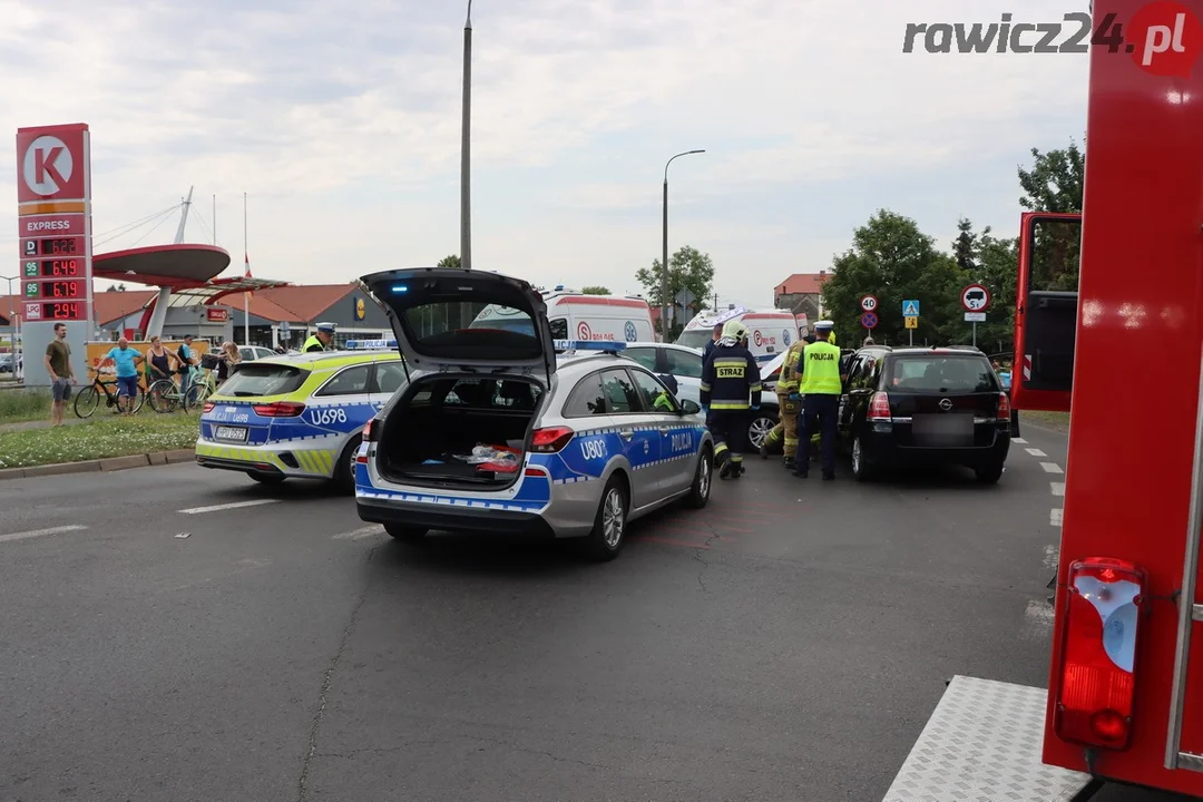 Wypadek na skrzyżowaniu ul. Przyjemskiego i Leśnej w Rawiczu