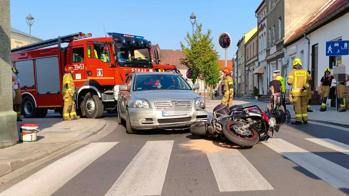 Zderzenie motocykla z osobówką w Krobi
