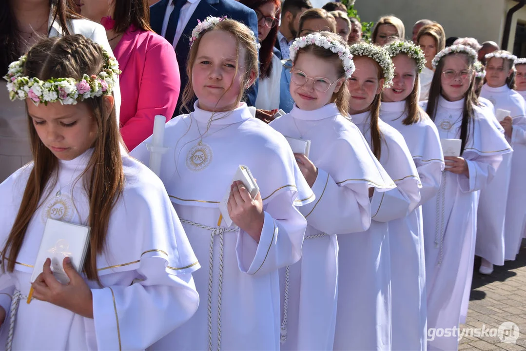 Sakrament I Komunii Świętej w parafii w Pogorzeli