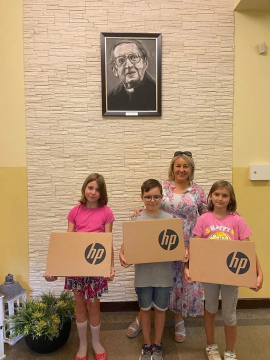 Uczniowie z gminy Chocz dostaną laptopy