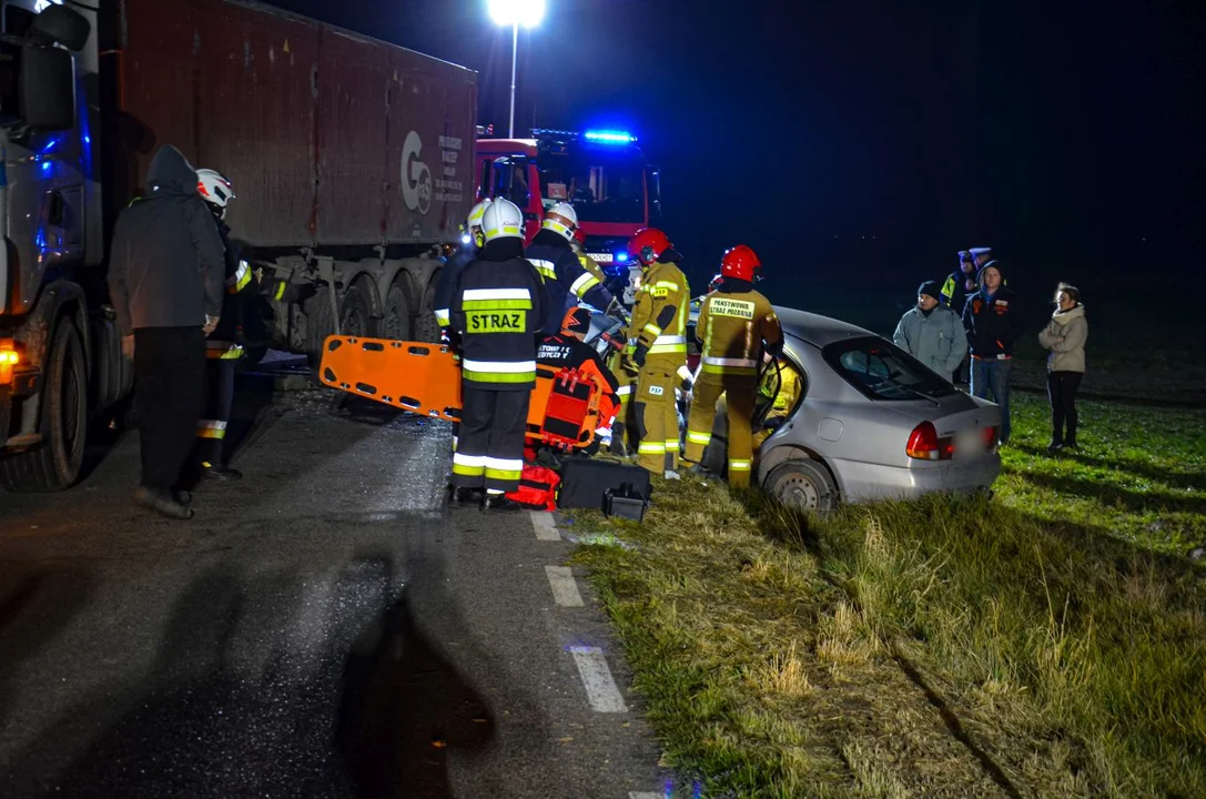 Wypadek na drodze Potarzyca-Siedlemin. Jedna osoba trafiła do szpitala [ZDJĘCIA] - Zdjęcie główne