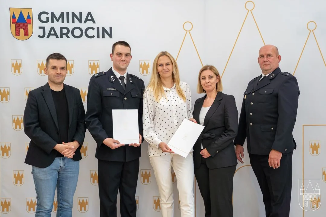 W jarocińskim Ratuszu podpisana została umowa na dofinansowanie do samochodu dla OSP Radlin