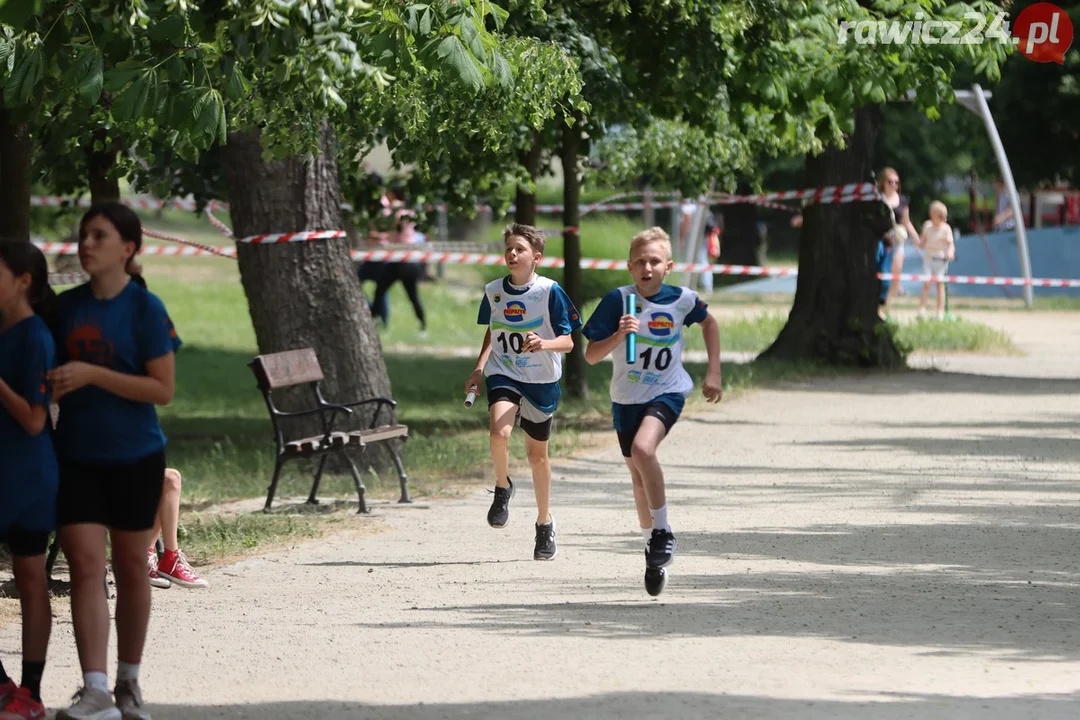 Sztafety szkolne w ramach 24h Rawickiego Festiwalu Sportu