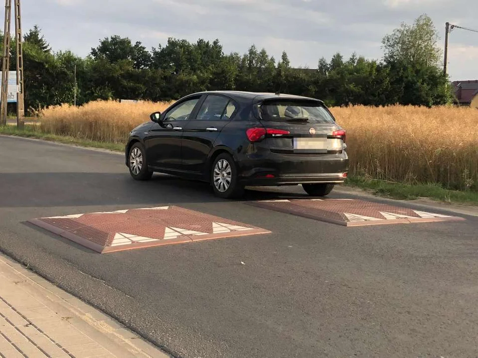 Progi zwalniające na ilicy Warcianej w Jarocinie