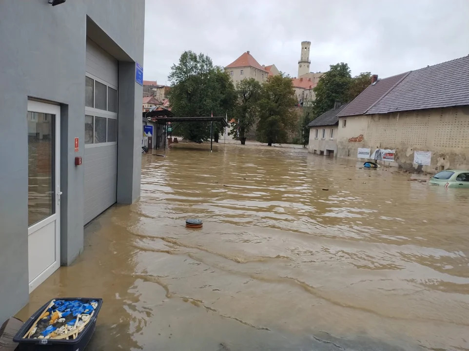 Wolni Jeźdźcy Piaski pojechali z darami dla powodzian do Bystrzycy Kłodzkiej