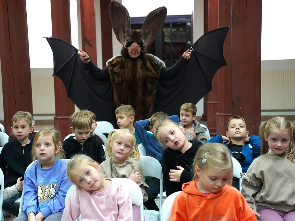 Nietoperzowe czytanie w Gołuchowie. Edukacyjna zabawa dla najmłodszych