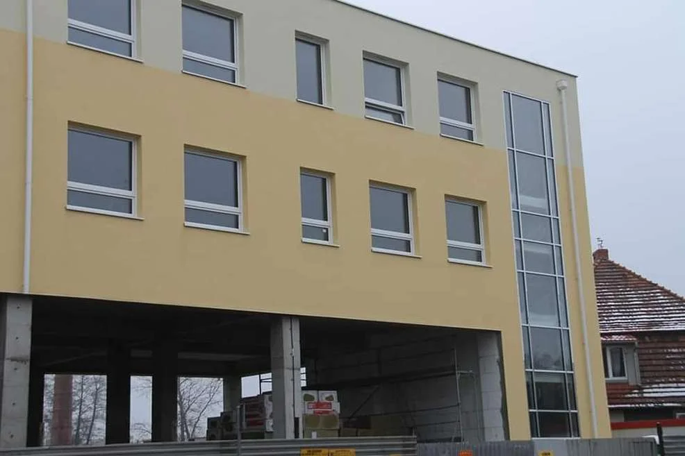 Trwa przebudowa Szpitala Powiatowego w Jarocinie. Co powstanie w jej wyniku? [ZDJĘCIA] - Zdjęcie główne