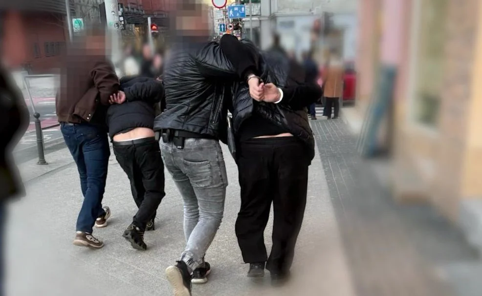 Setki ofiar, 19 podejrzanych. Jak gang prał miliony?