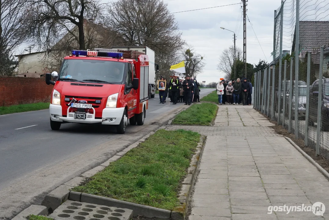 Procesja papieska w Bodzewku Drugim