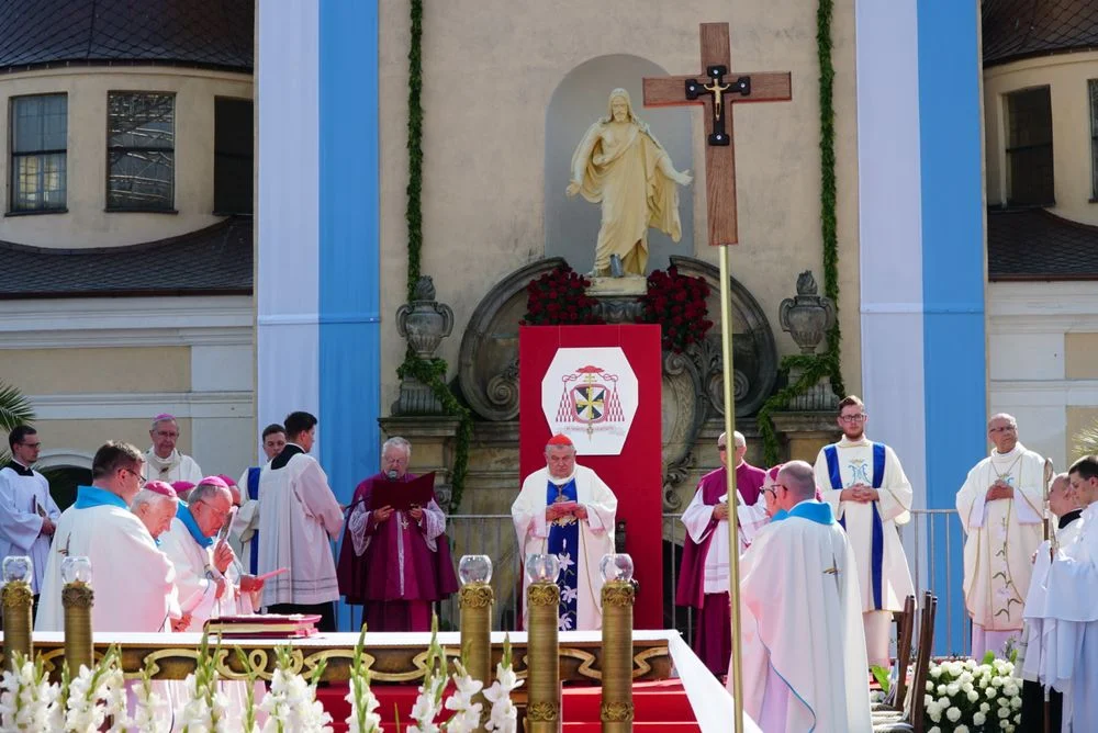 Smolice. Koronacja wizerunku Matki Bożej Uzdrowienia Chorych