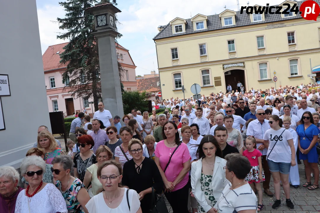 Rawicz. Procesja w Boże Ciało ulicami miasta (2023)