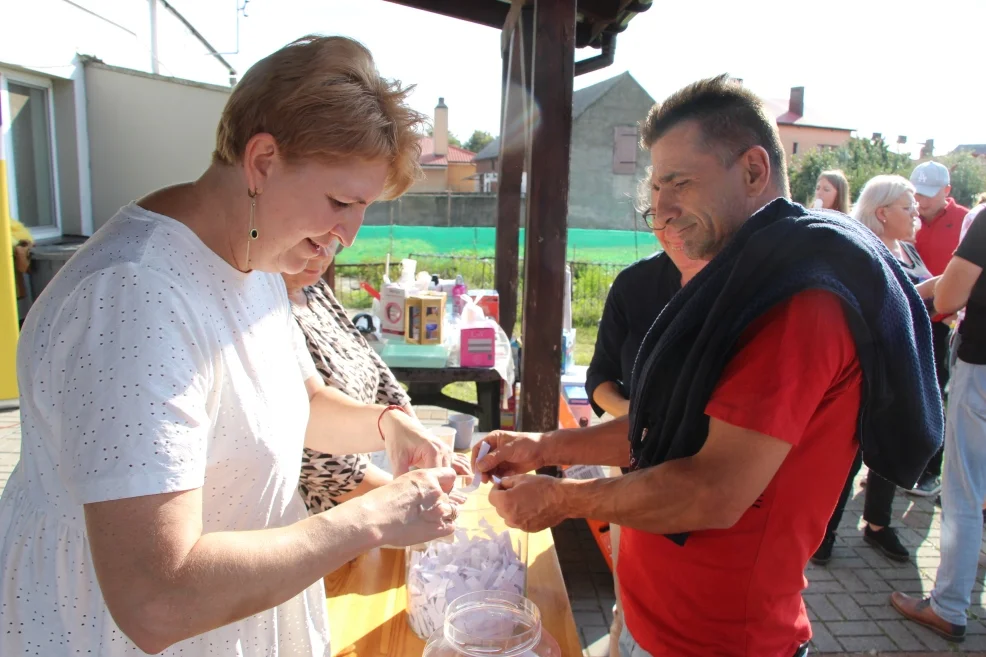 Festyn "Kurcze Pieczone" w Dobrzycy