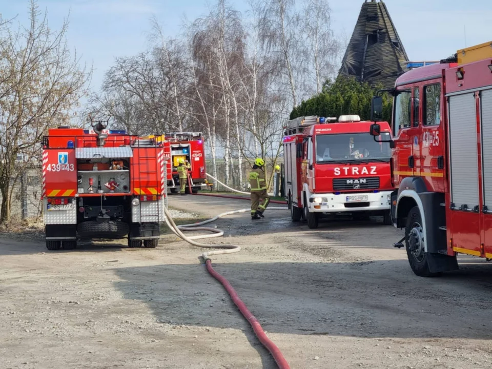 Pożar drewnianego wigwamu w Krobi