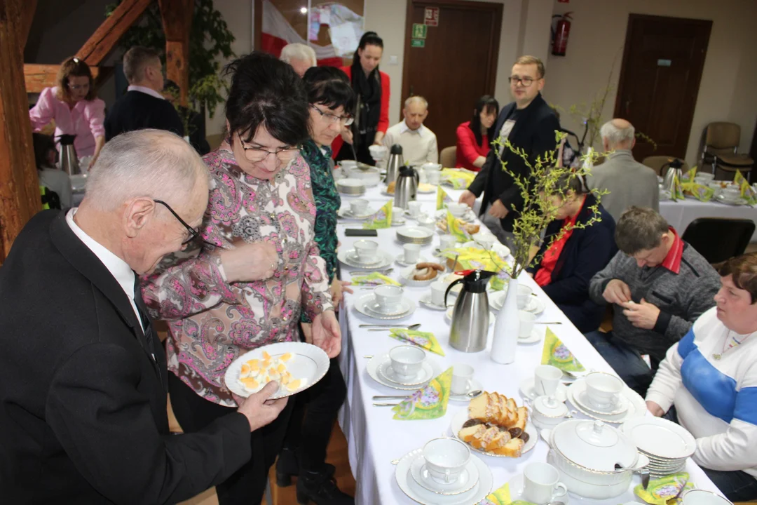 Śniadanie wielkanocne w Środowiskowym Domu Samopomocy w Czerminie [ZDJĘCIA] - Zdjęcie główne