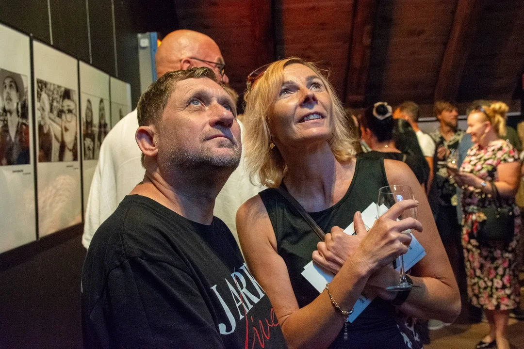 Wernisaż wystawy fotografii Franka Roosendaala "W drodze razem z muzyką rockową"