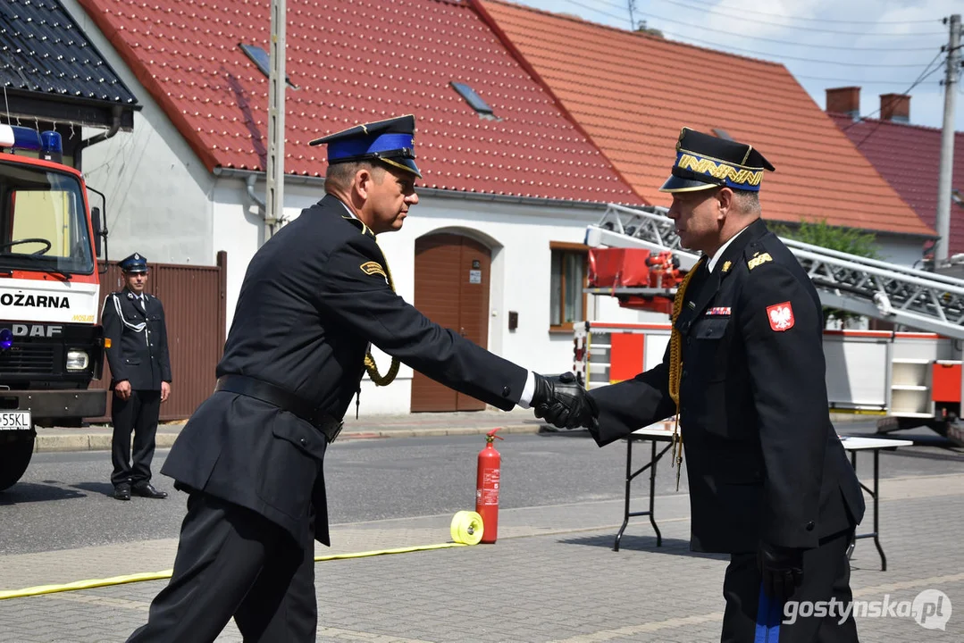 Przekazanie wozu strażackiego dla jednostki OSP w Pogorzeli