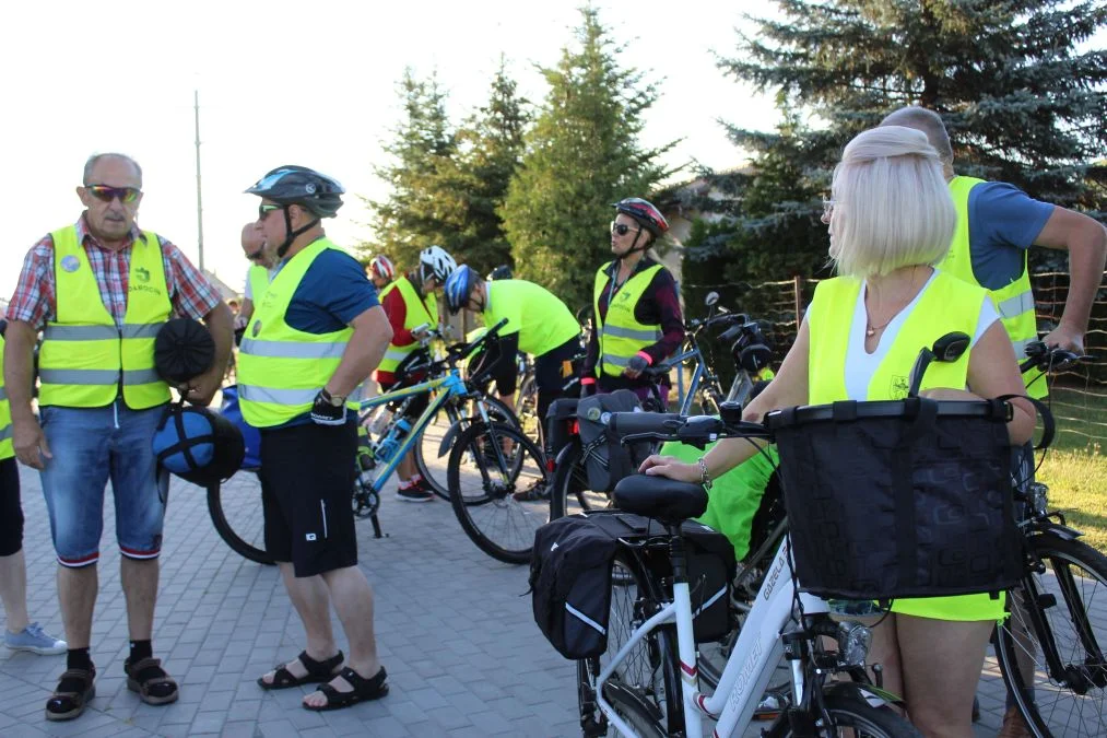 Rowerzyści z Jarocina wyruszyli w drogę na Jasną Górę