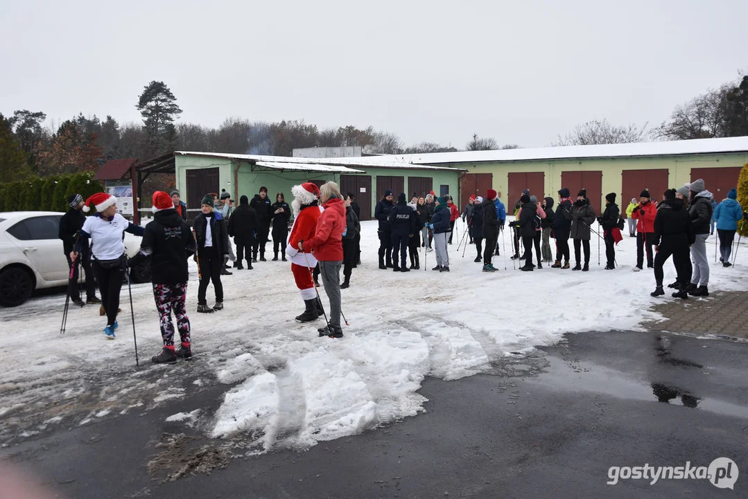 Mikołajkowy Charytatywny Marsz Nordic Walking „Idziemy dla Julki”