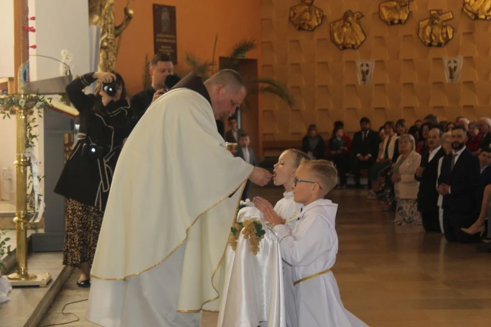 Pierwsza Komunia Święta w parafii św. Antoniego Padewskiego w Jarocinie