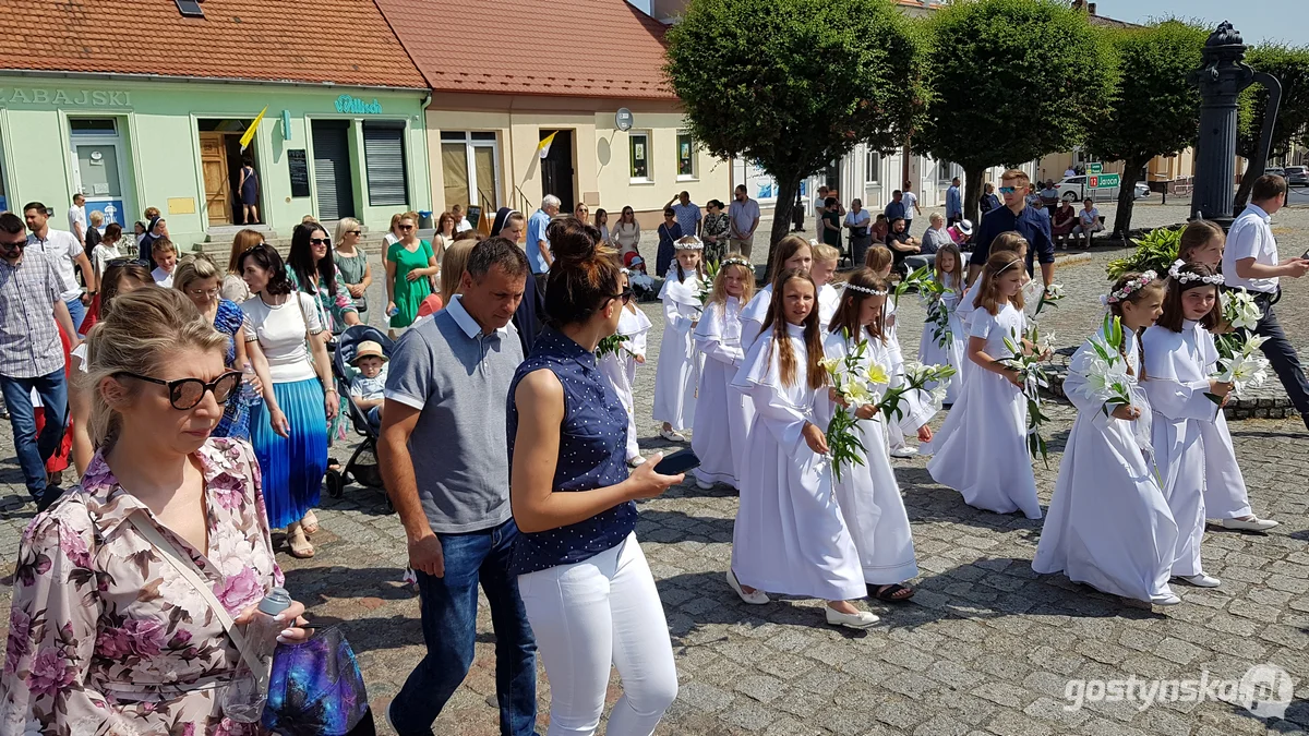 Gostyń - Boże Ciało 2023 - procesja ulicami miasta