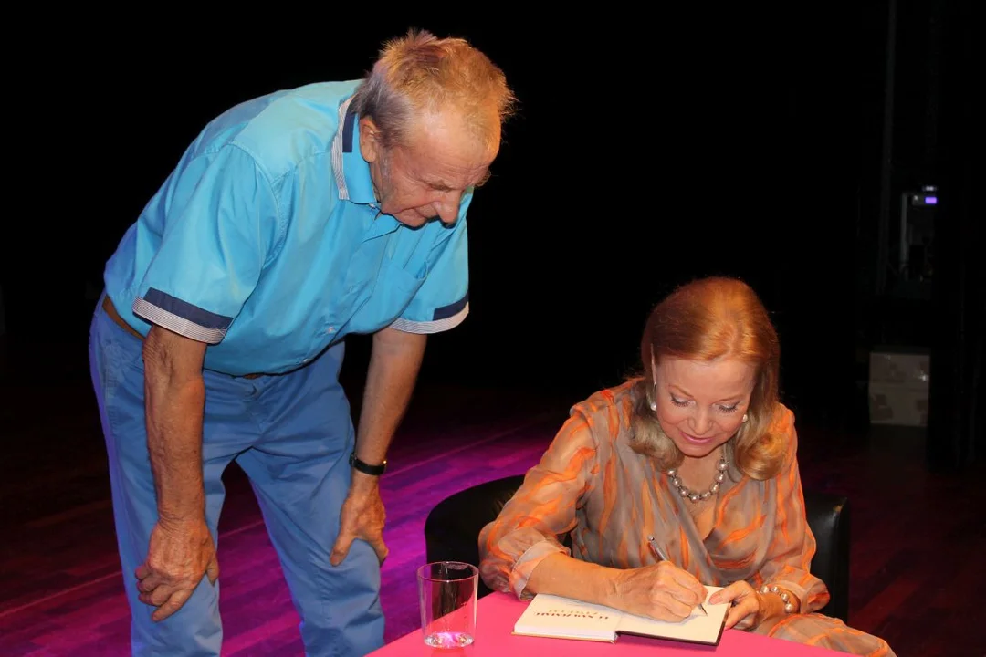 Do tej pory gośćmi seniorów byli satyryk Jacek Fedorowicz i aktorka Laura Łącz