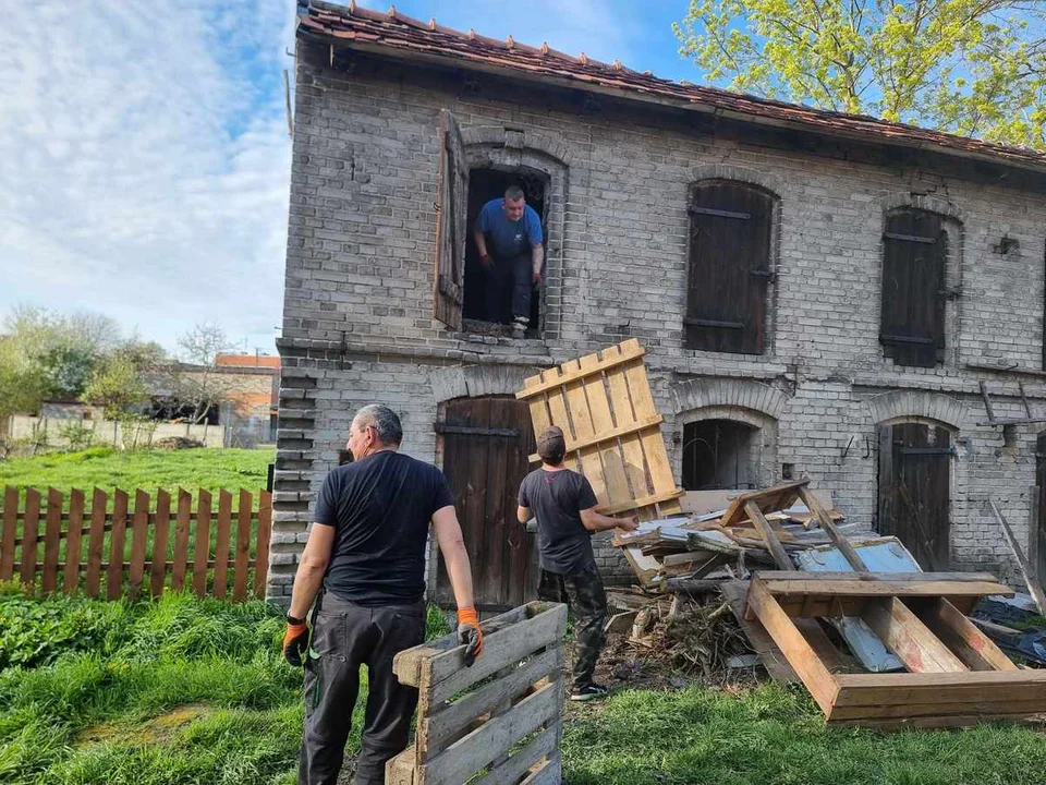 Budowa stolarni oraz warsztaty budowniczego dud w Domachowie