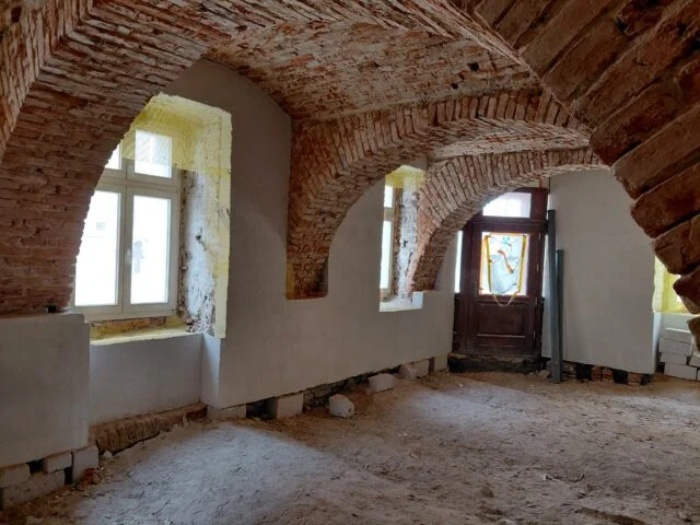 Kamienica przy Kaliskiej zmienia się w muzeum. Milionowa inwestycja w sercu Pleszewa [ZDJĘCIA]