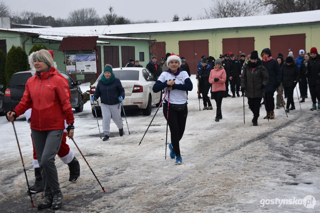 Mikołajkowy Charytatywny Marsz Nordic Walking „Idziemy dla Julki”