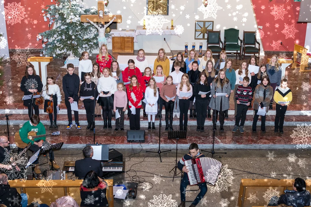 Koncert kolęd i pastorałek uczniów ZSP Kowalew, ZSP Taczanów Drugi, ZS im. Orła Białego w Korytach