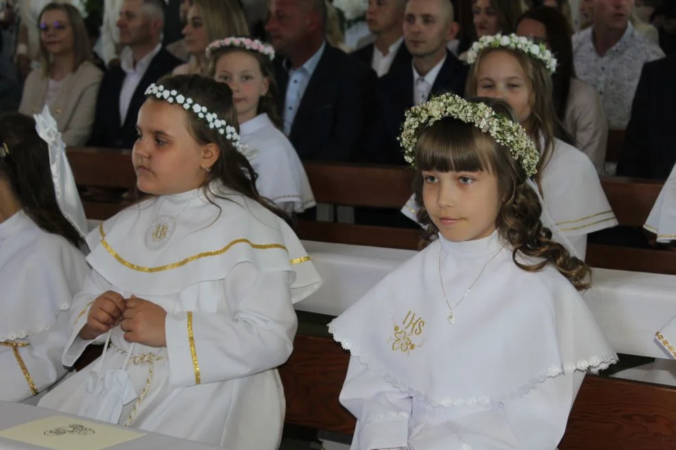 Pierwsza Komunia Święta w parafii Matki Bożej Fatimskiej w Jarocinie